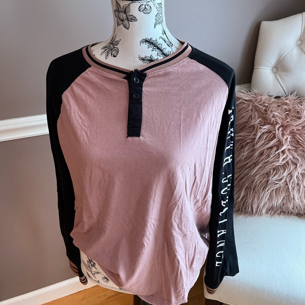 Long sleeve tee. Comfortable. Cool style.